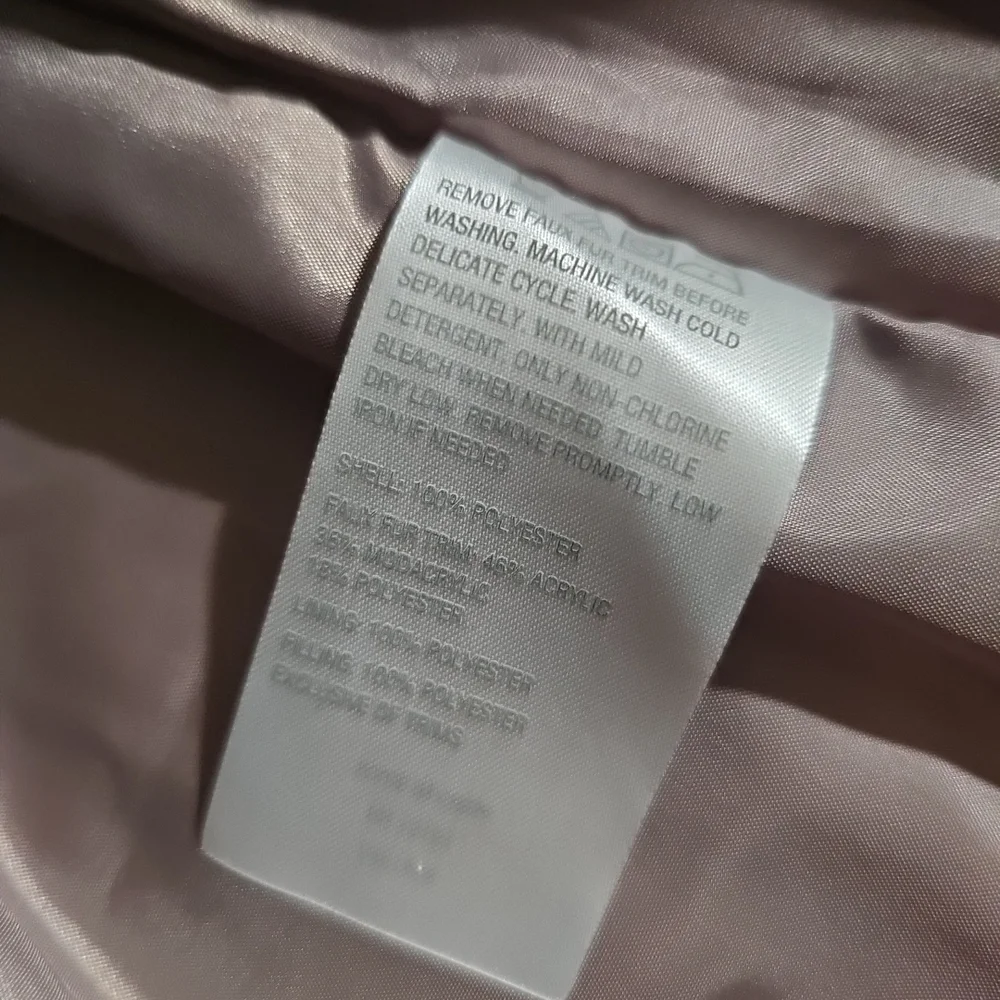 NWT Susan Graver Taupe Quilted Puffer Coat with Faux Fur Hood (Medium) - Picture 8 of 10